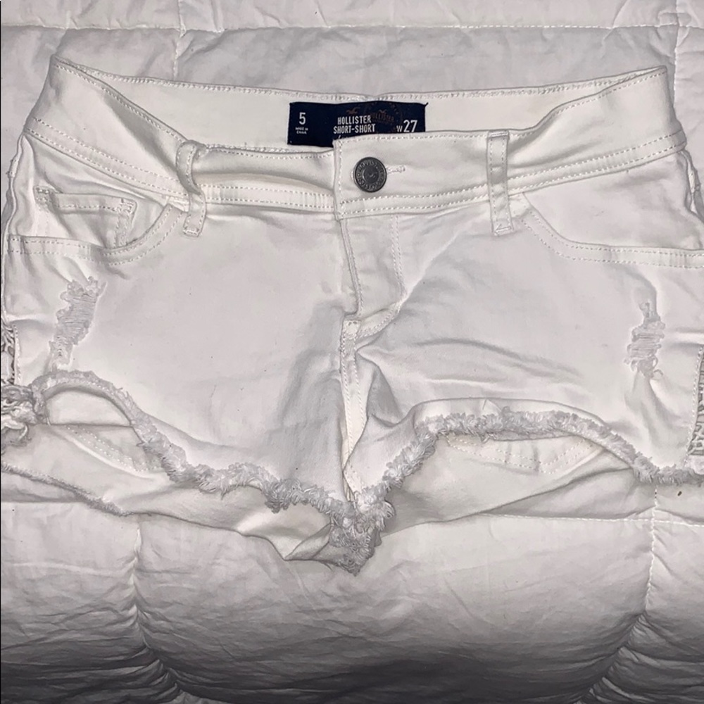 White Flower Hollister shorts